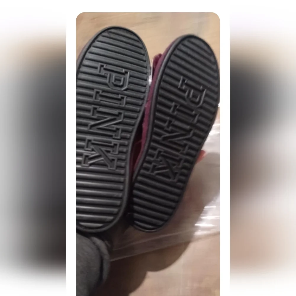 Victorias Secret PINK slippers NWT - Picture 3 of 4